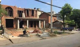 50万建的新房被冲倒